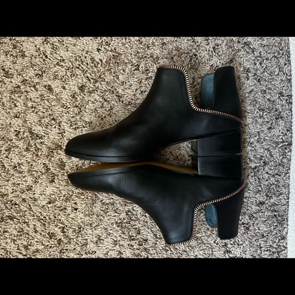 Halogen Piper Black Booties - Picture 4 of 12